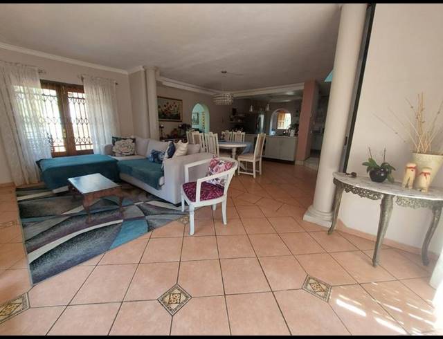 4 BEDROOM HOUSE FOR SALE IN SUIDERBERG
